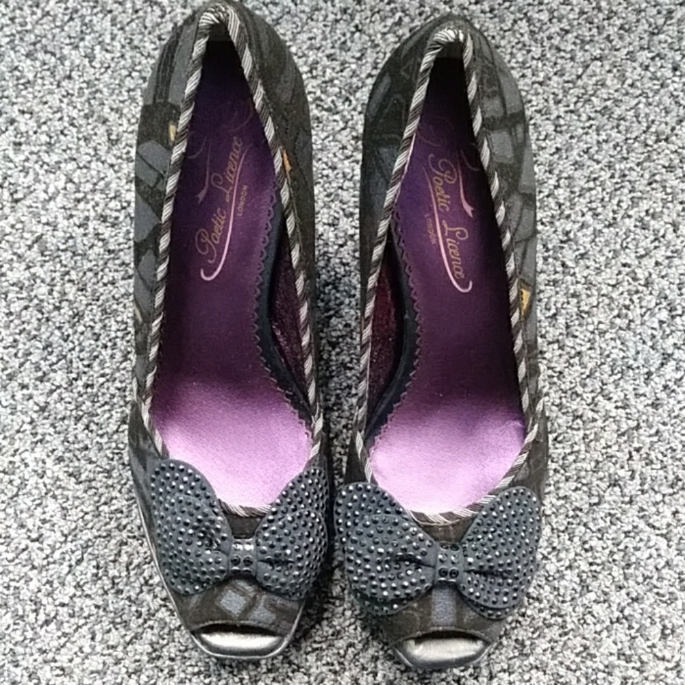 Poetic License Platform Peep Toe Black Heels 8